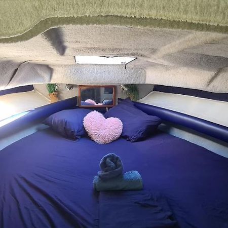 Boat To Sleep In Barcelona Sant Adria de Besos Exterior foto